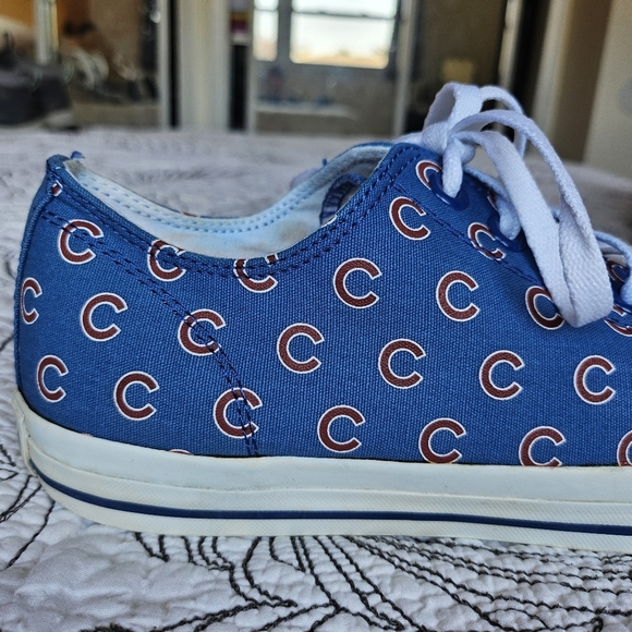 LIKE NEW EUC Row One Chicago Cubs Victory Sneakers Unisex W Size 11/ M Size 9.5 - Picture 4 of 16